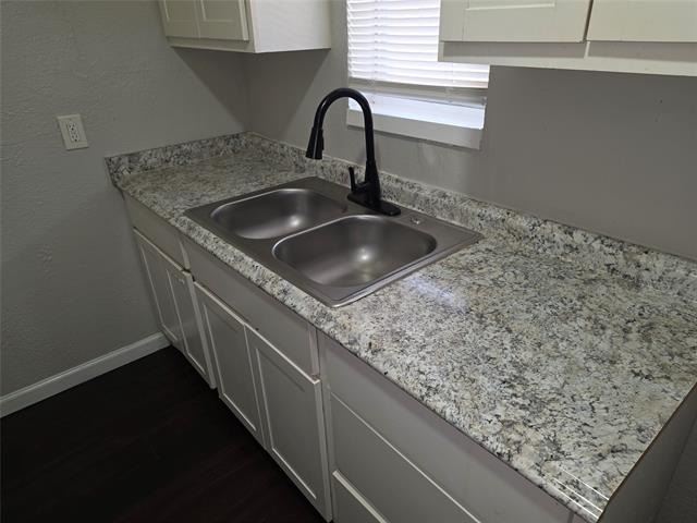3910 Polly Street - Photo 2