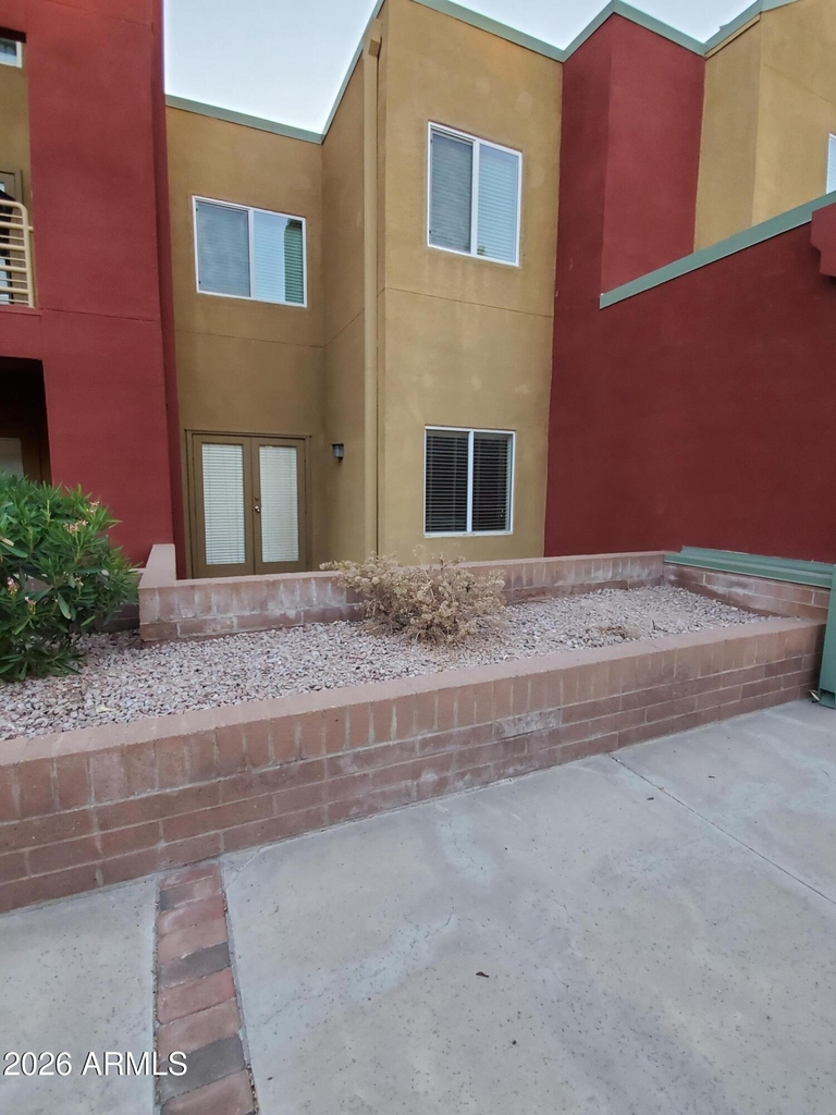 154 W 5th Street - Photo 2