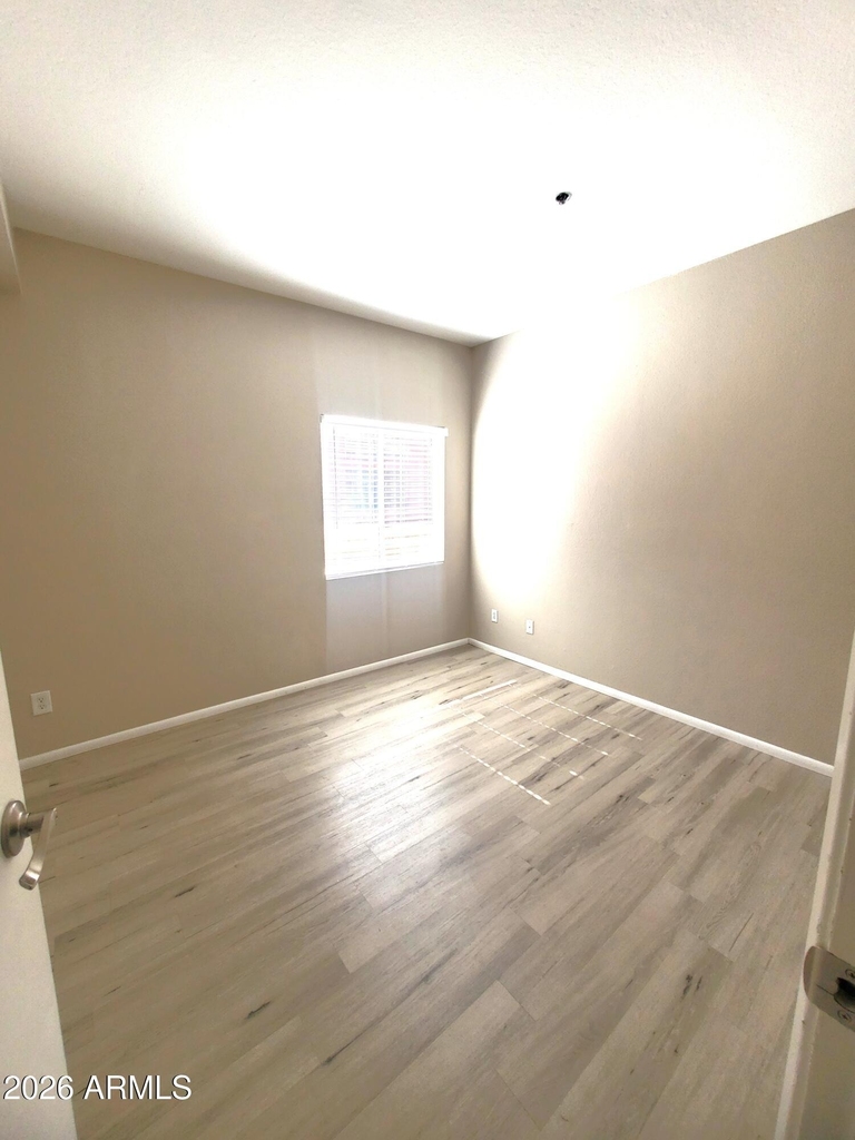 154 W 5th Street - Photo 5