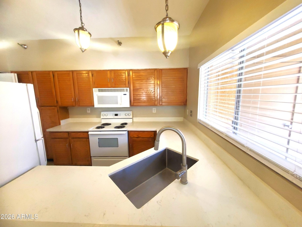 154 W 5th Street - Photo 7