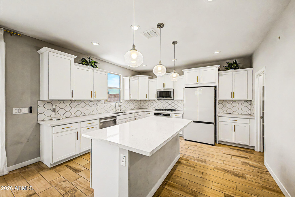 10950 W Beatrice Street - Photo 11