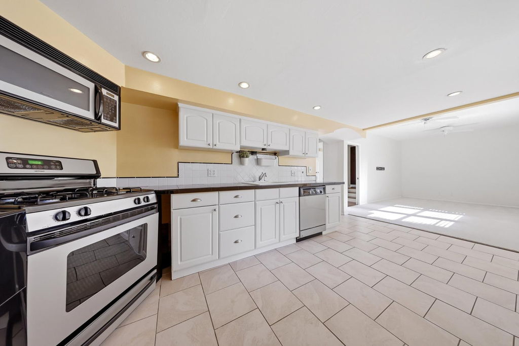 326 W Granada Road - Photo 10