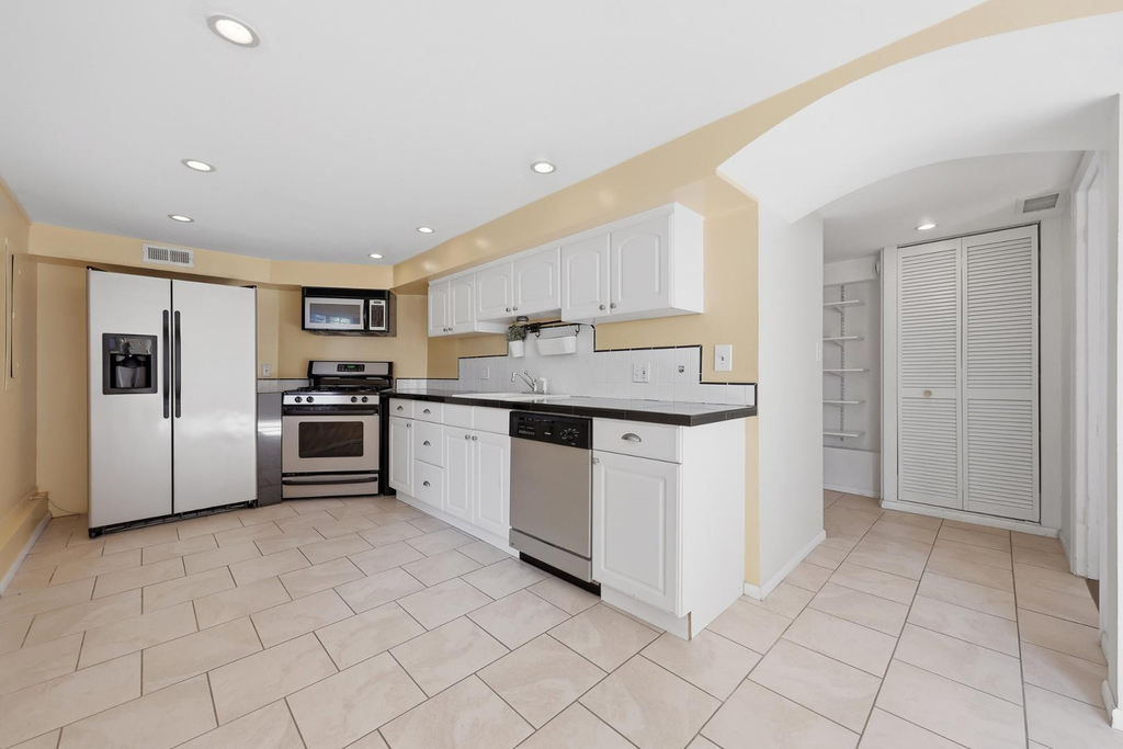 326 W Granada Road - Photo 9
