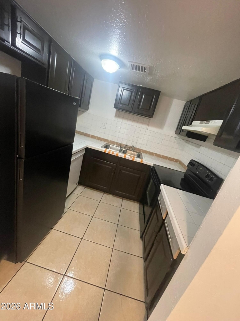 2666 N 43rd Avenue - Photo 0