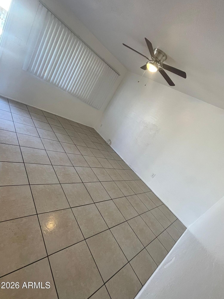 2666 N 43rd Avenue - Photo 3