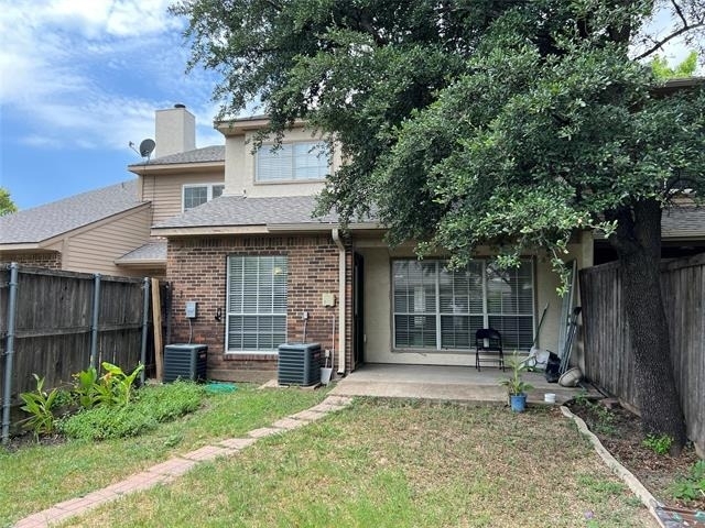 12828 Woodbend Court - Photo 4