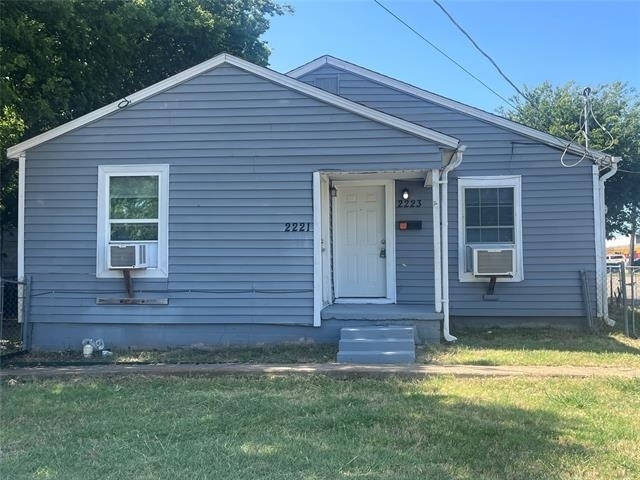 2223 Houston Street - Photo 0