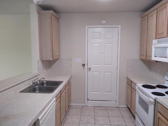 3101 Cape Cod Court - Photo 1