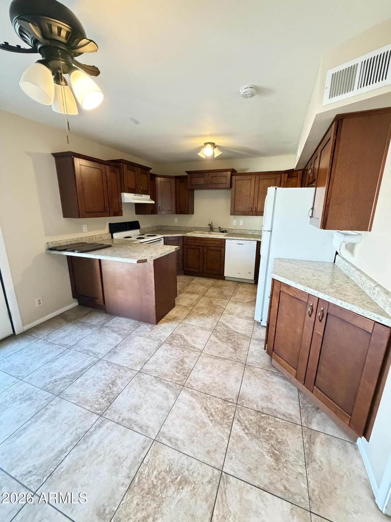 114 S Lesueur -- - Photo 3