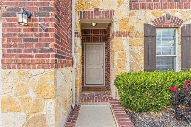 2421 Buelingo Lane - Photo 2
