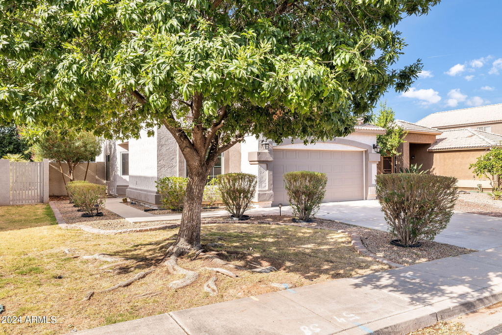 7515 E Laguna Azul Avenue - Photo 1