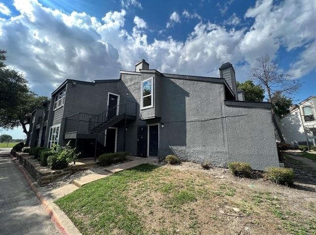 9696 Walnut Street - Photo 0