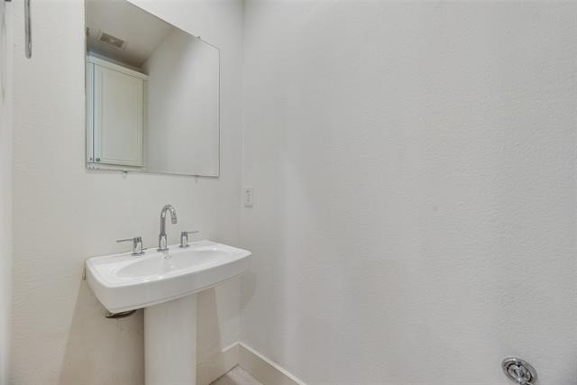 2411 N Hall Street - Photo 10