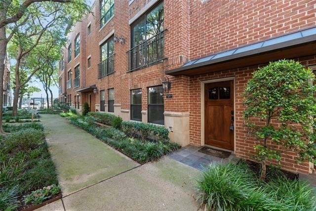 2411 N Hall Street - Photo 1