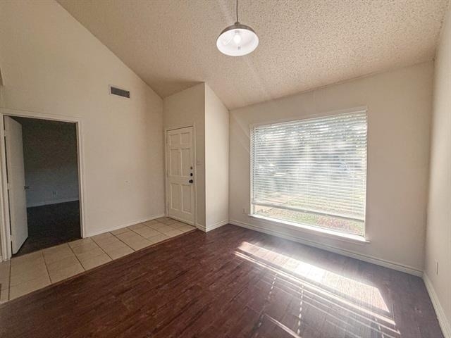 614 Towne House Lane - Photo 4