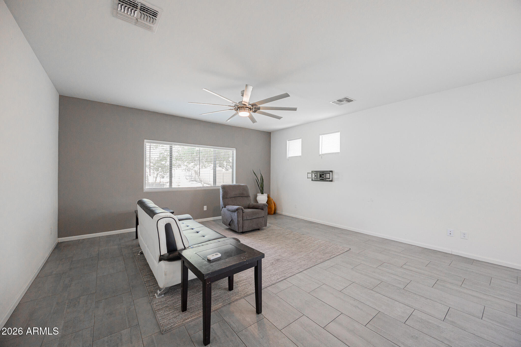1711 W Pollack Street - Photo 3