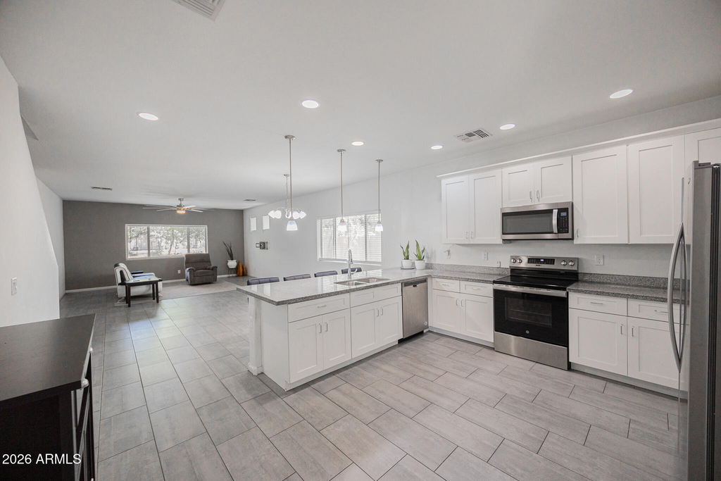 1711 W Pollack Street - Photo 10