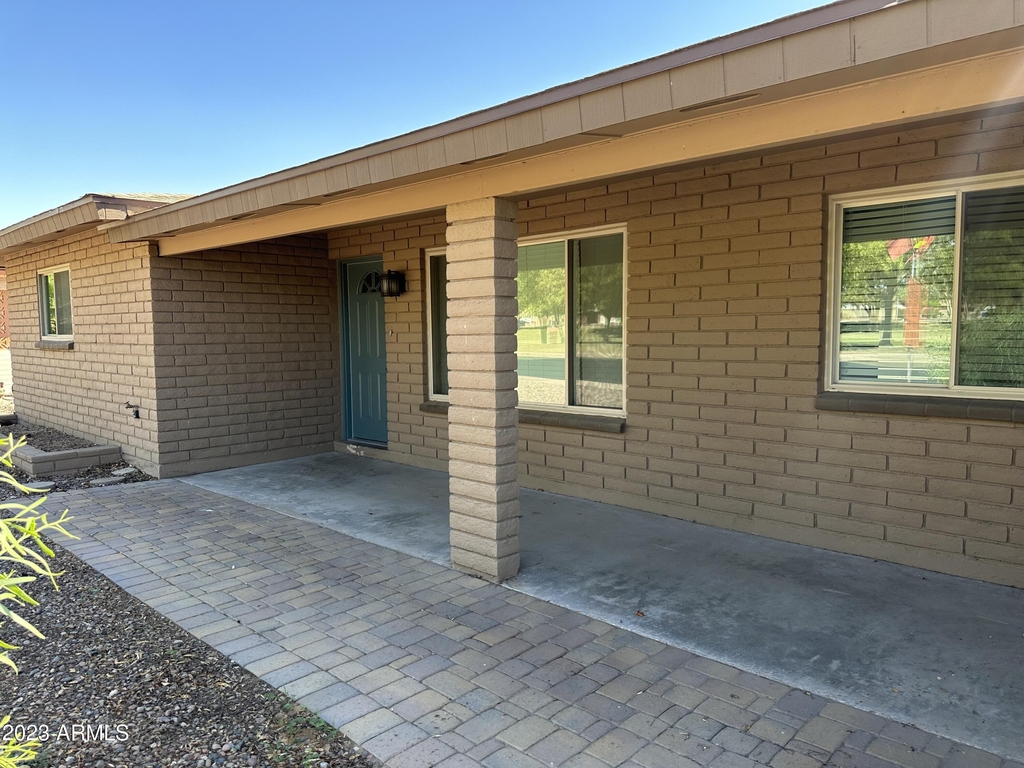 6013 E Evergreen Street - Photo 1