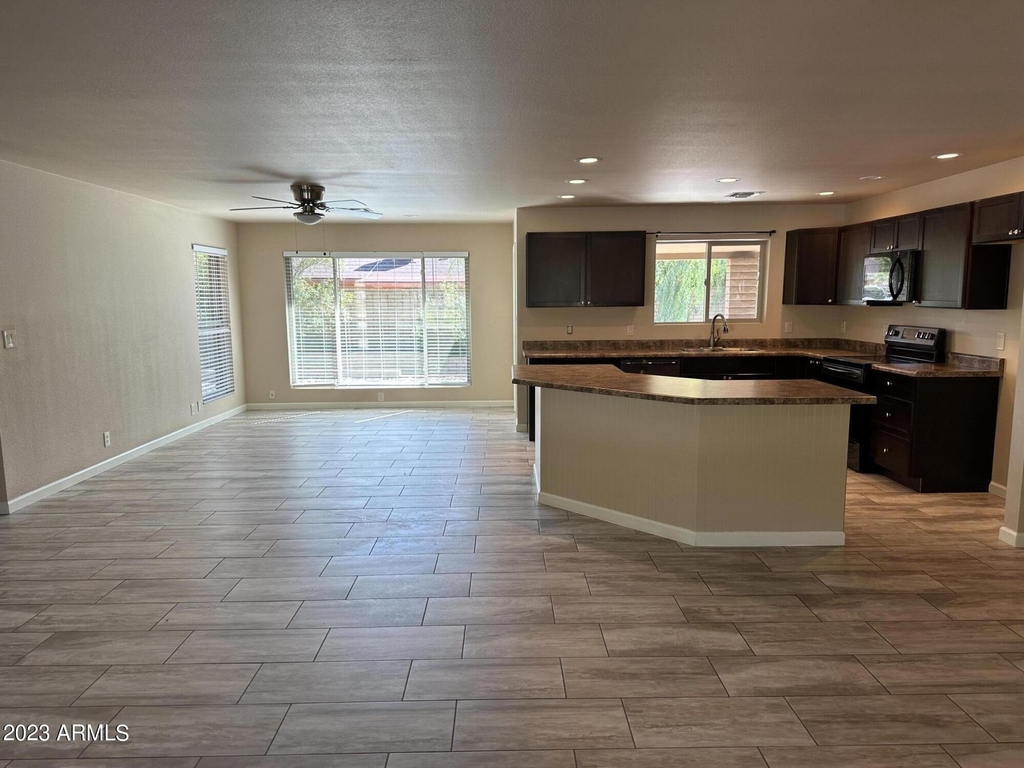 6013 E Evergreen Street - Photo 3