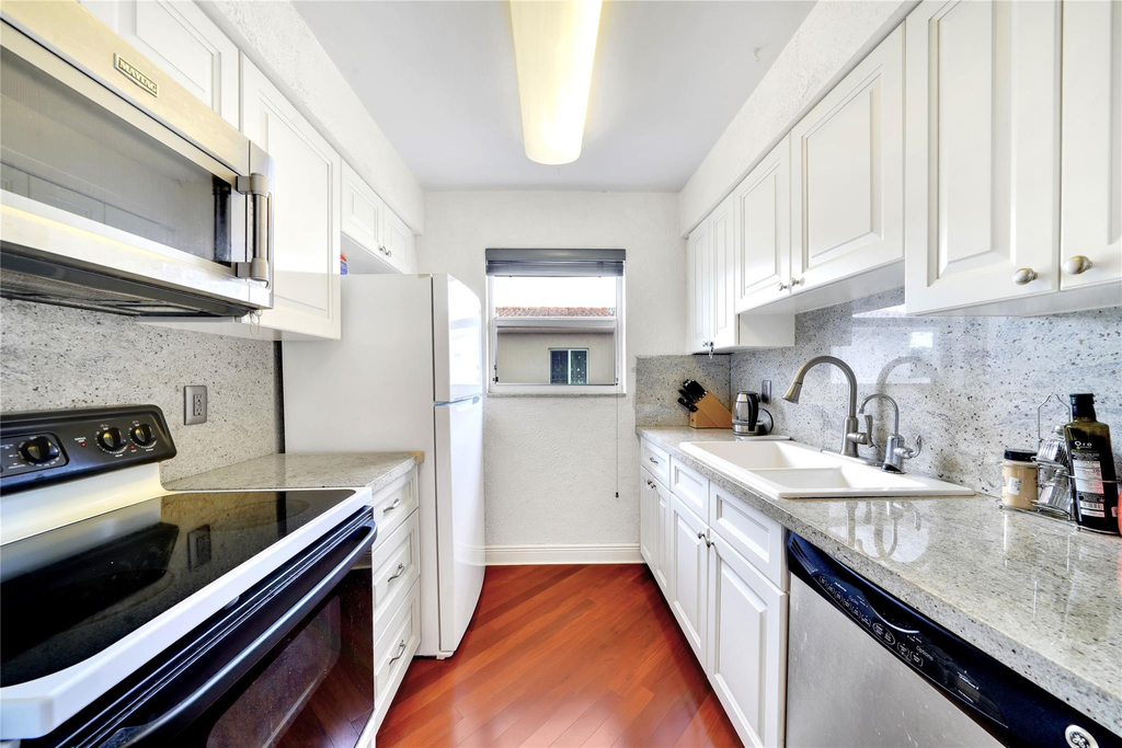 2701 Middle River Drive - Photo 5