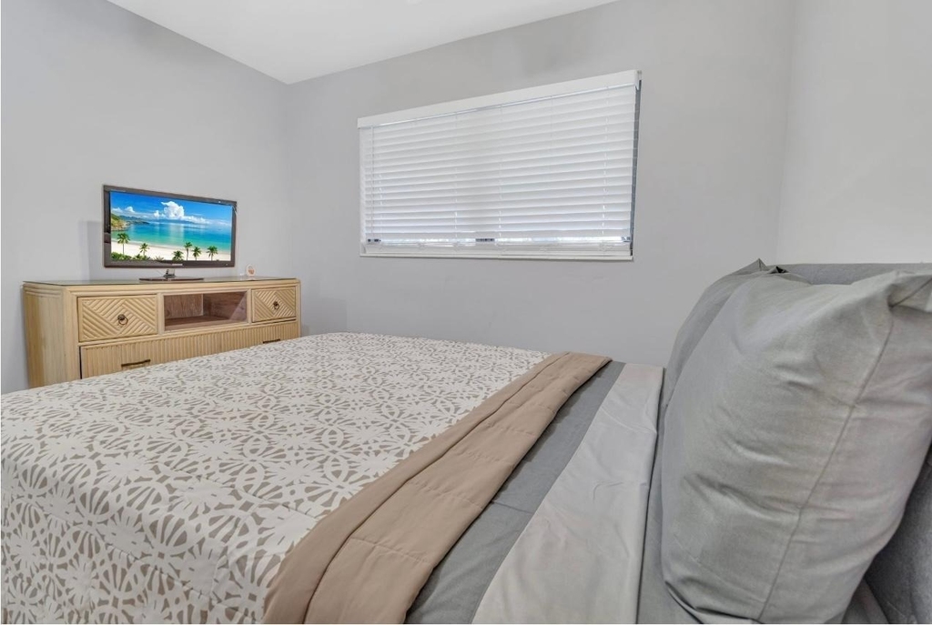 1304 Se 2nd Avenue - Photo 3