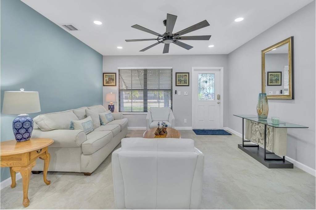 1304 Se 2nd Avenue - Photo 1