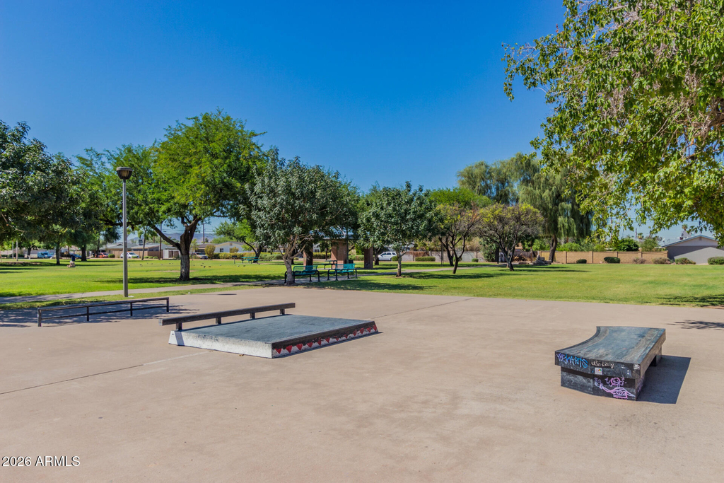 1204 W 5th Street - Photo 20