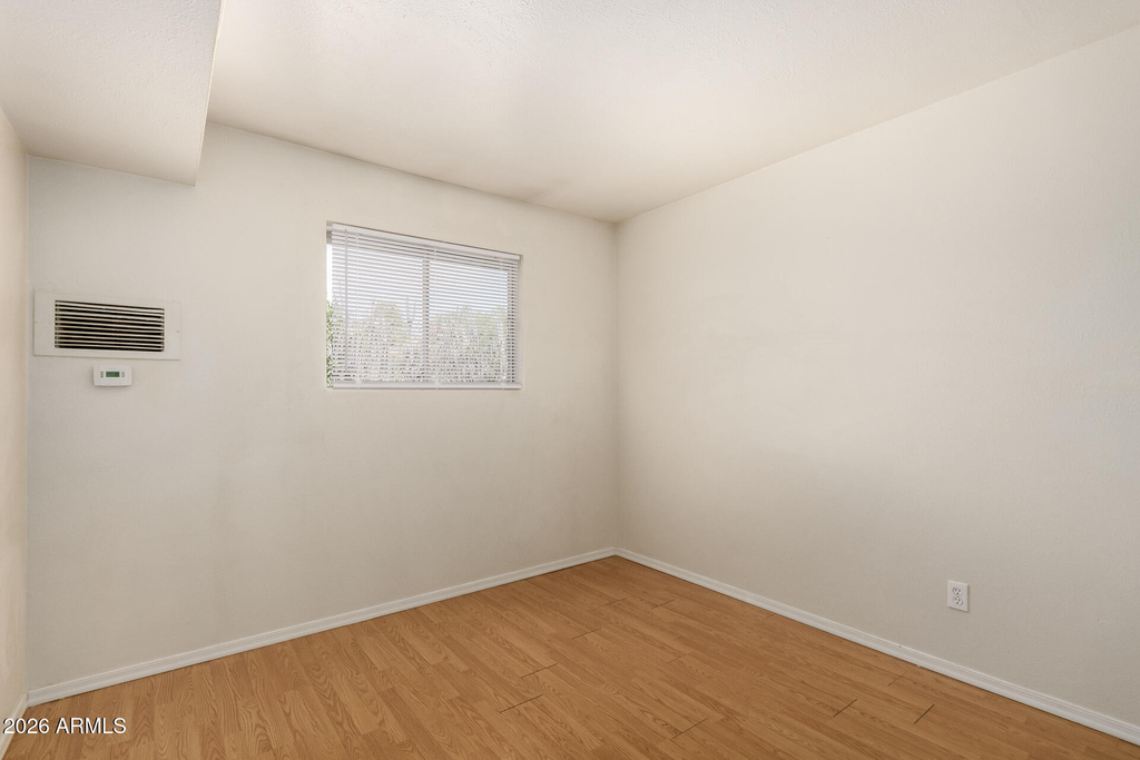 1204 W 5th Street - Photo 10