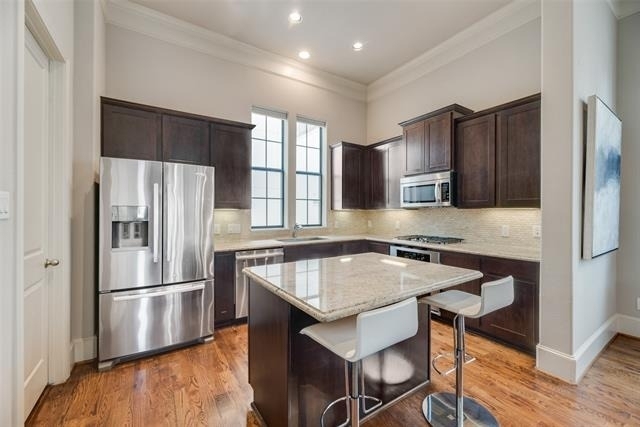 425 S Cesar Chavez Boulevard - Photo 5
