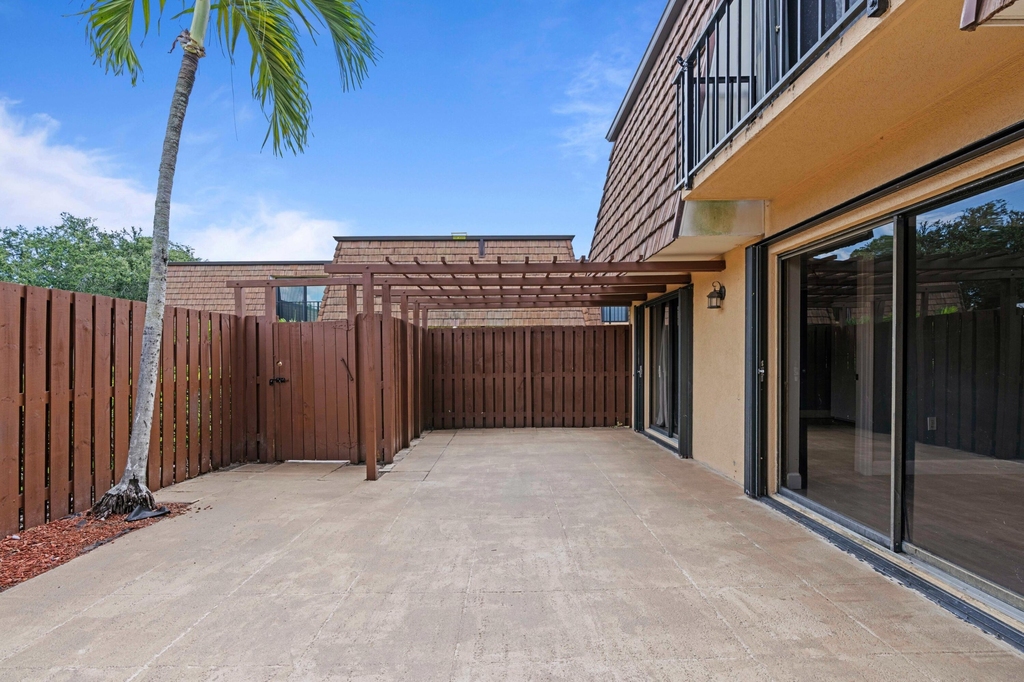 1405 14th Lane - Photo 5