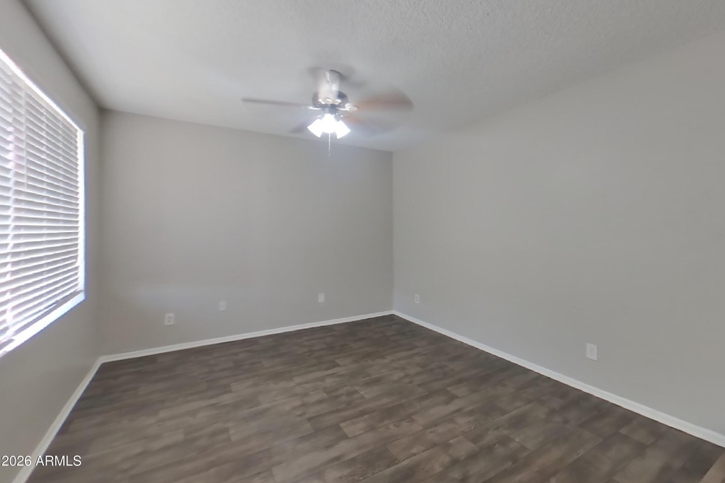 7805 W Cora Lane - Photo 2
