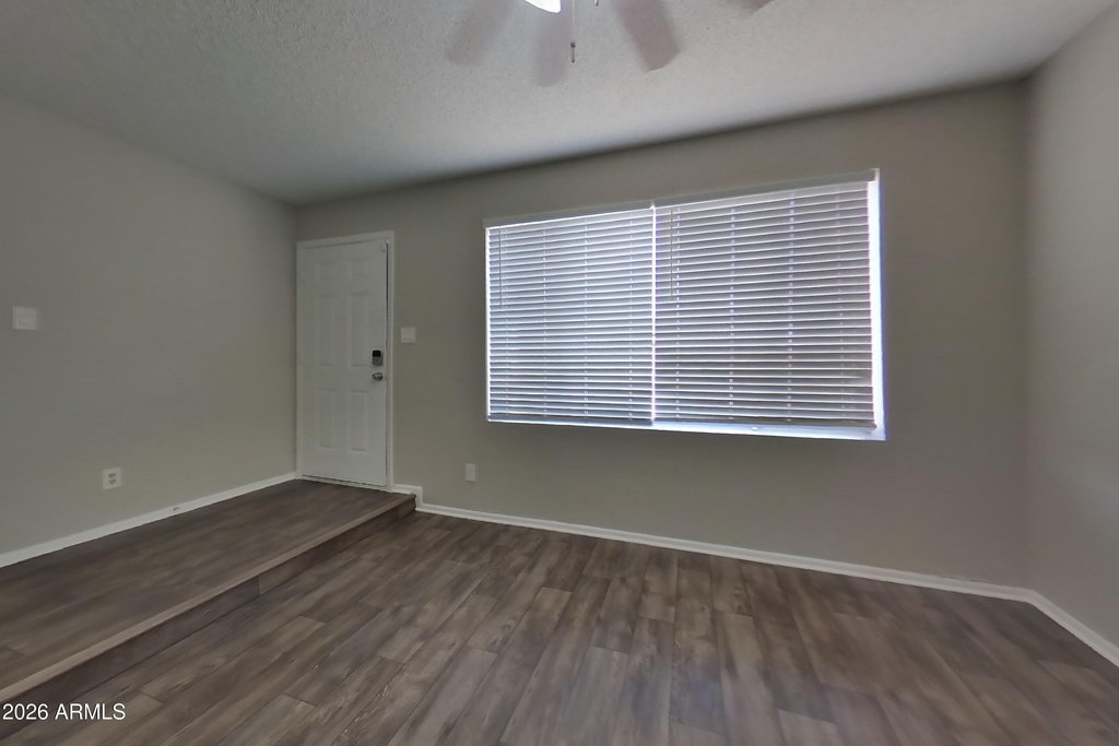 7805 W Cora Lane - Photo 1