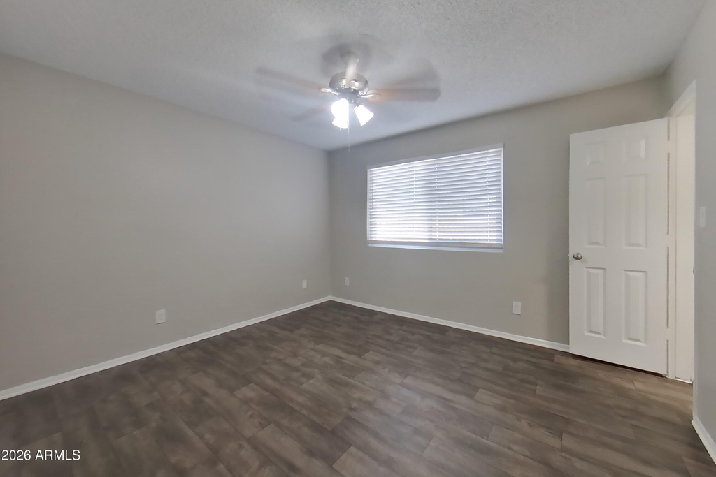 7805 W Cora Lane - Photo 8