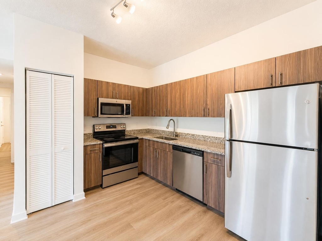 4250 Lakewood Road - Photo 0