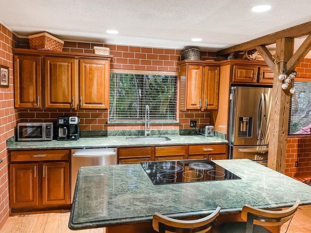 25 Lexington Lane W - Photo 0