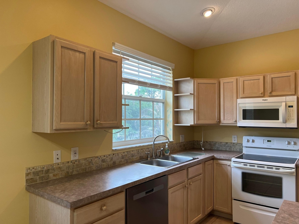 9312 World Cup Way - Photo 4
