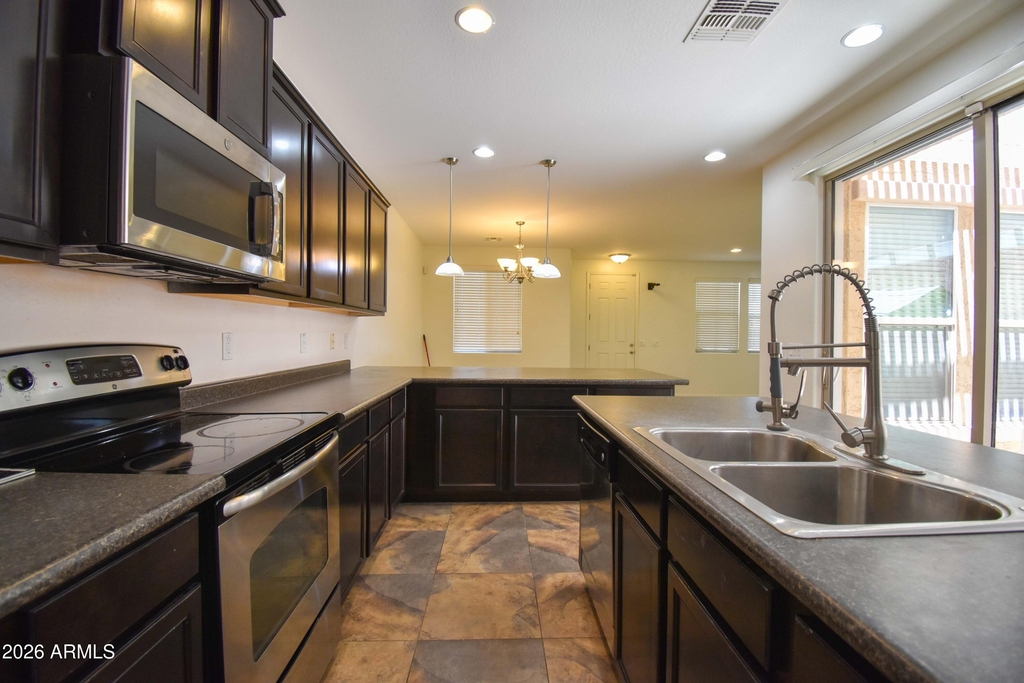 9015 W State Avenue - Photo 5
