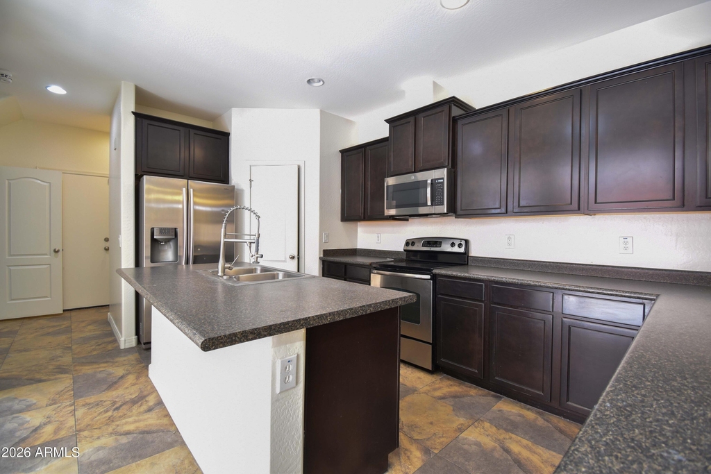 9015 W State Avenue - Photo 4