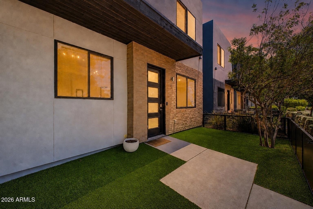 2825 N 42nd Street - Photo 2
