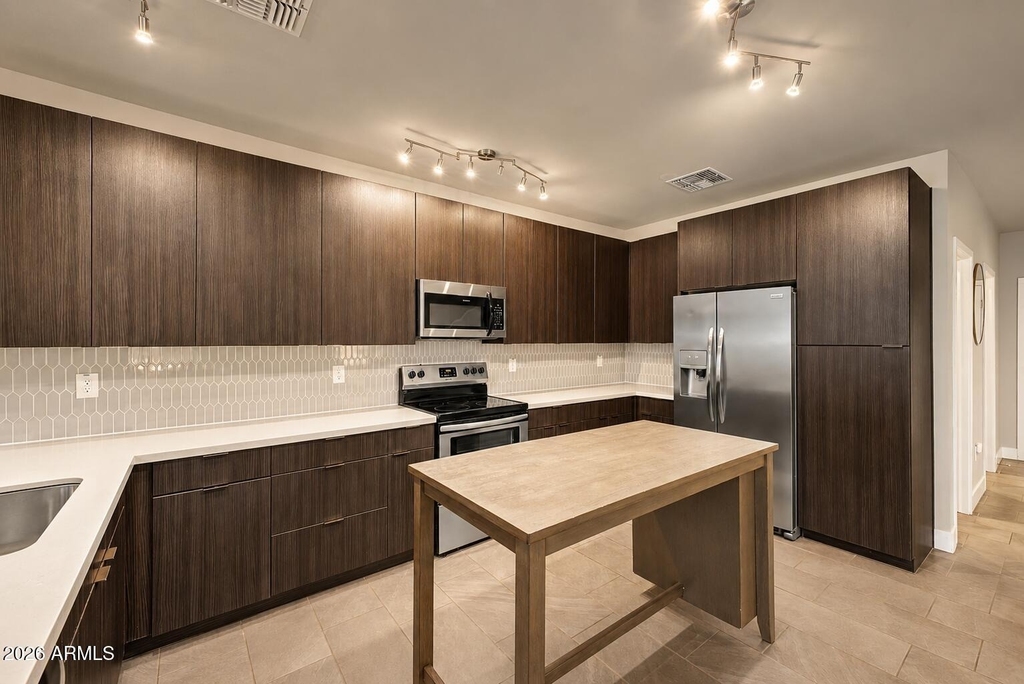 2825 N 42nd Street - Photo 5