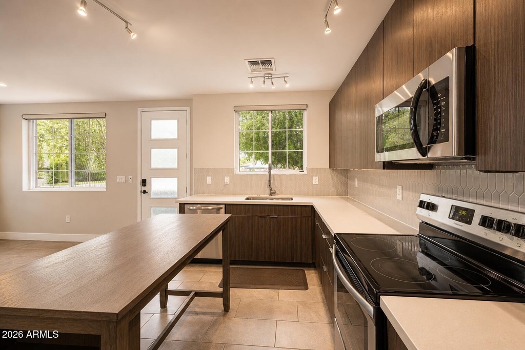 2825 N 42nd Street - Photo 6