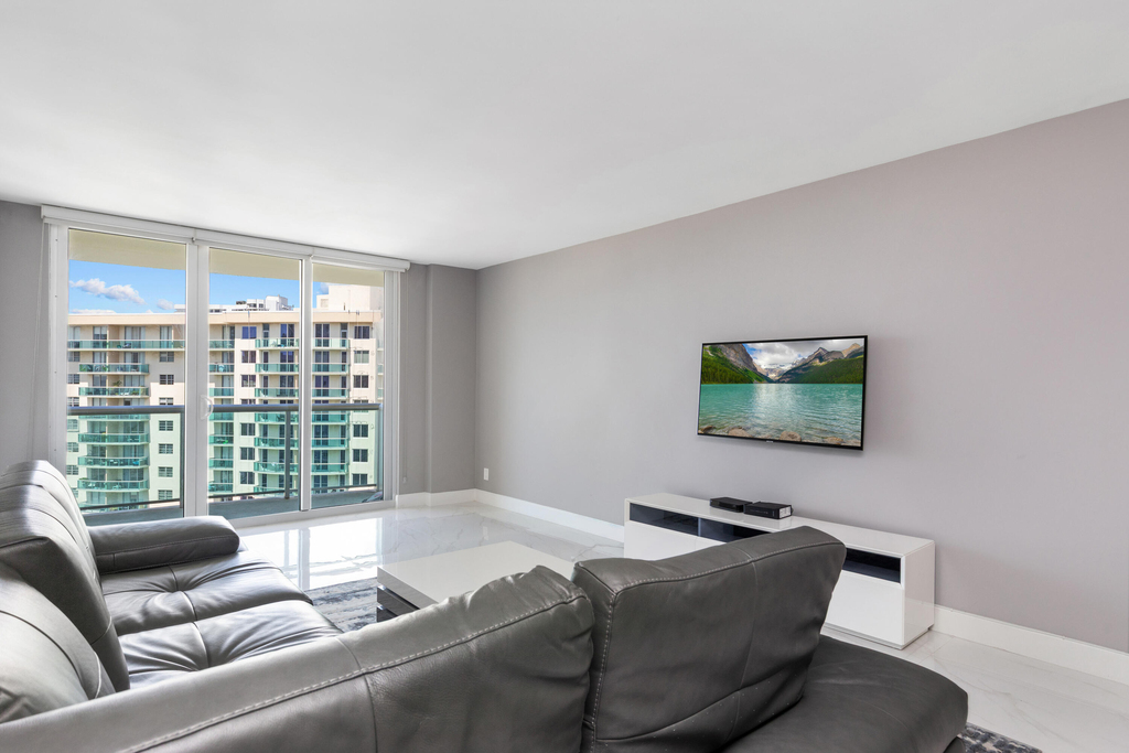 19380 Collins Avenue - Photo 21