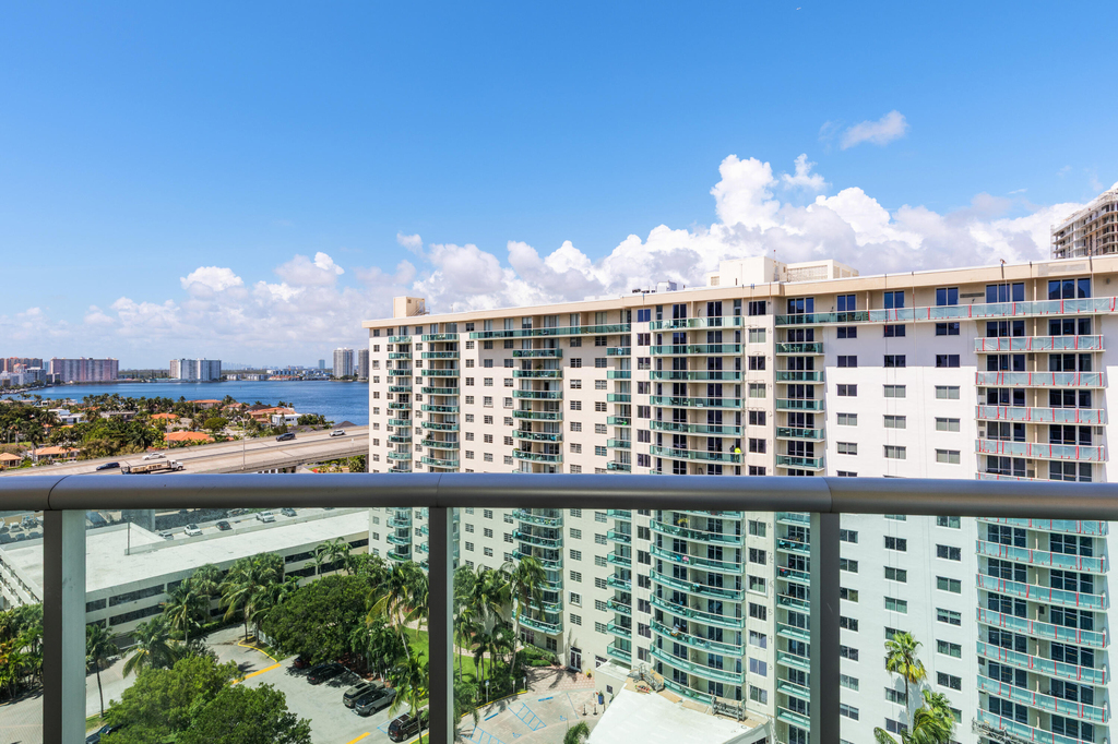 19380 Collins Avenue - Photo 27