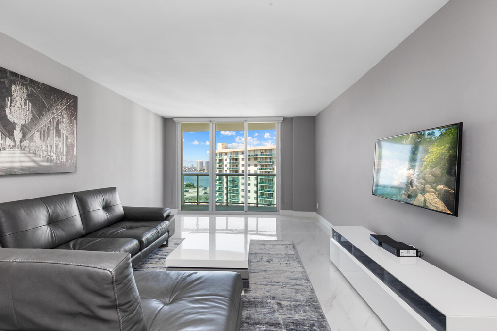 19380 Collins Avenue - Photo 20