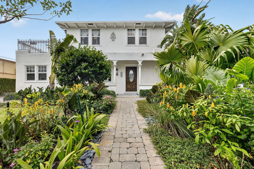 412 El Prado - Photo 1