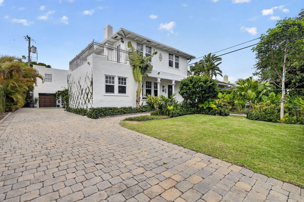 412 El Prado - Photo 0
