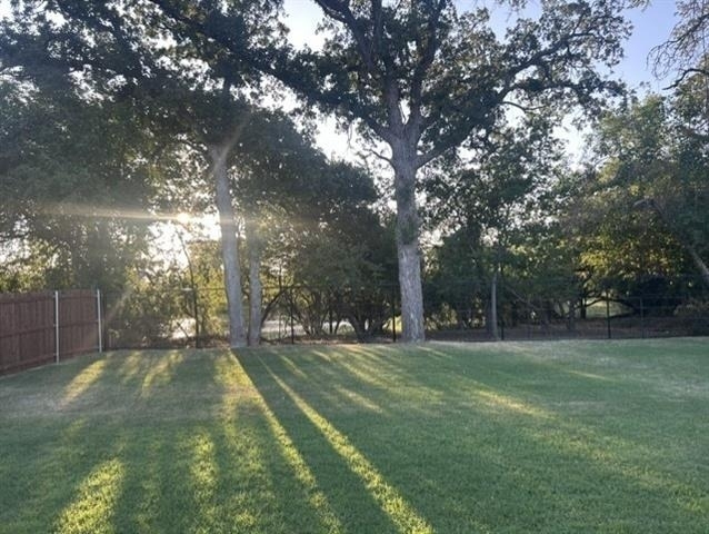 333 Lubbock Drive - Photo 2