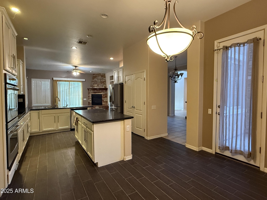 642 E Torrey Pines Place - Photo 12
