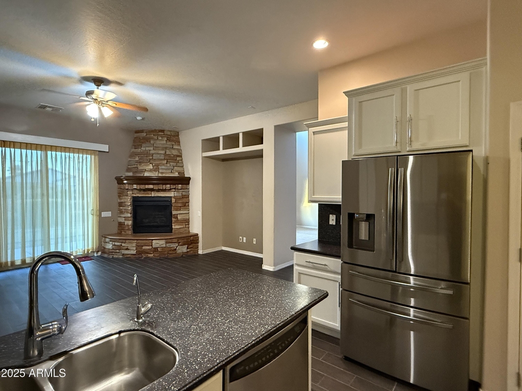 642 E Torrey Pines Place - Photo 13