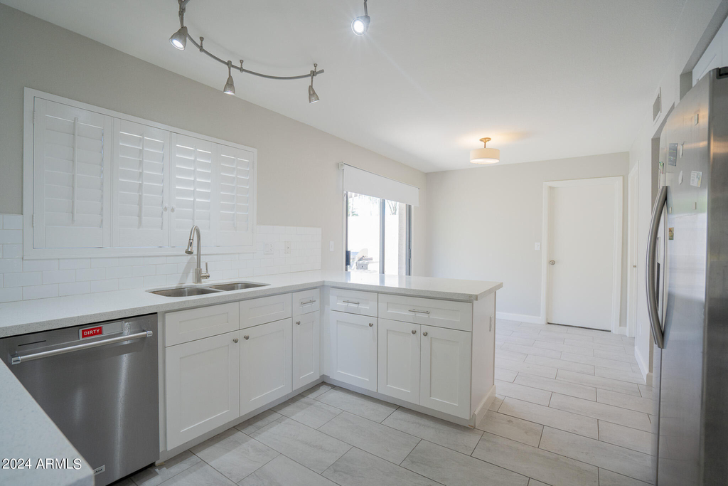 16630 N 67th Street - Photo 12